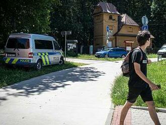 Další vražda v Bělském lese. Policie vyšetřuje smrt bezdomovce