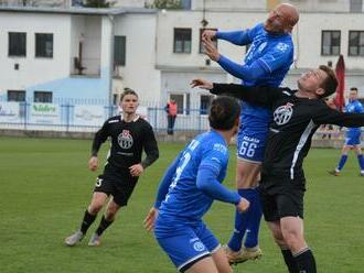 Amatérsky futbal vraj ničí aj tipovanie. Prečo mužstvo z východu končí?