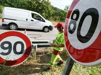 Francúzi odmietli plošných 80 km/h. Skoro polovica departmentov sa už vrátila k deväťdesiatke