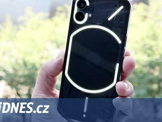 Konkurence se ničeho bát nemusí. Alespoň zatím. Test Nothing Phone  