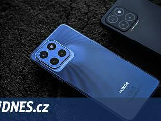 Honor má druhý nový model X8. Od předchozího se hodně odlišuje