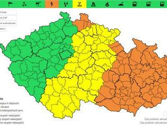 Na stanici Jablonné v Podještědí spadlo v bouřce přes 30 mm srážek/30 min. Další bouřka postupuje zvolna z Polska k východu na Frýdlantsko, Liberecko a Jablonecko a jsou očekáváné podobné srážkové úhrny.