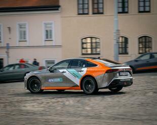 Carsharing Anytime zkouší vodíkové auto Toyota Mirai