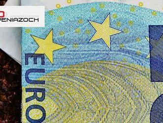 Euro stagnuje a zostava tesne pod paritou s dolarom