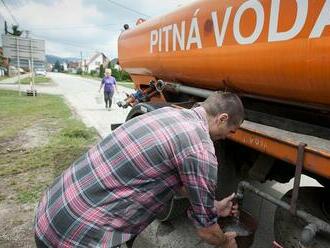 Mimoriadna situácia pre nedostatok pitnej vody platí v jedenástich obciach