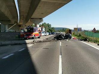 Tragédia pri Trenčíne. Mladý vodič nemal šancu. Toto zostalo z auta po náraze