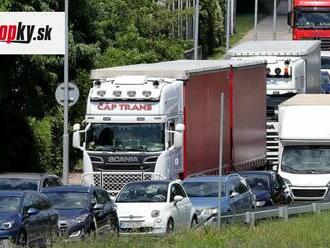 Dopravu v Bratislave komplikujú nehody, na viacerých miestach sa tvoria kolóny