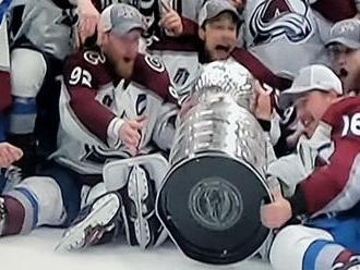 Aube-Kubel si dal vytetovať Stanley Cup aj s poškodením + foto