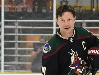 Shane Doan robí „krok späť“ od Coyotes