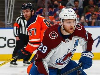 MacKinnon má novú zmluvu. Bude najlepšie plateným hráčom NHL!