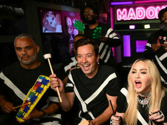 VIDEO: Madonna, Jimmy Fallon a The Roots zahráli 