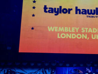 Londýnské Wembley vzdalo hold Tayloru Hawkinsovi šestihodinovým koncertem plným hvězd