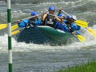 Pokojný splav Váhu alebo adrenalínový rafting na olympijskom kanáli.