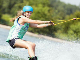 Areál Divoká Voda - Wakeboard/Vodné lyže. Doprajte si zážitok z rýchlej adrenalínovej jazdy na vodnej hladine.