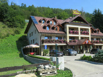 Hotel Fatra s vlastnou jaskyňou v centre Terchovej, blízko Jánošíkových dier.