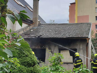 V Otrokovicích hasiči likvidovali požár rodinného domu, škoda je 200 tisíc korun