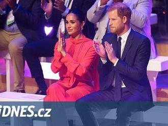 Je hezké být zpět, říká Meghan. Manželka prince Harryho měla projev v Británii