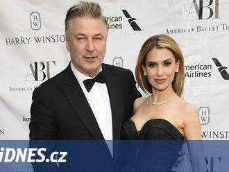 Alec Baldwin je osminásobný otec. S jogínkou má další dceru