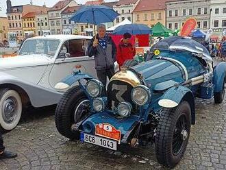 OBRAZEM: Bentley, Jaguar i Triumph. Jih Čech hostil rallye South Bohemia Classic