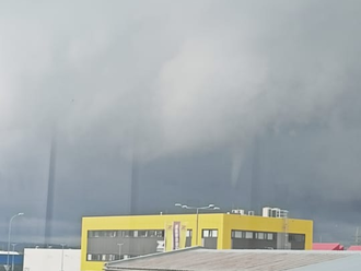 Zlín nejspíš zasáhlo slabší tornádo. Meteorologové hledají svědky