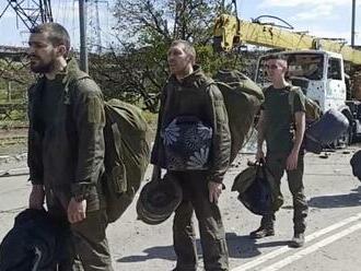 Rusko a Ukrajina si vyměnily zajatce. Na svobodě jsou i velitelé pluku Azov