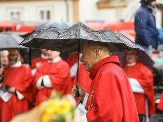 Foto: Poutníky neodradil ani liják, bohoslužba připomněla svatého Václava