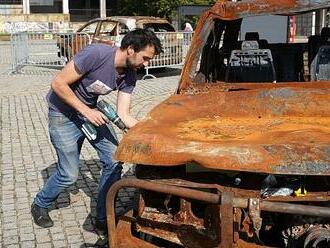 FOTO, VIDEO: Festival proti nesvobodě. Na Strahově stojí autovraky z Ukrajiny