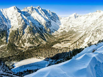 Slovenské veľhory už pokryl prvý sneh, poriadne sa ochladilo