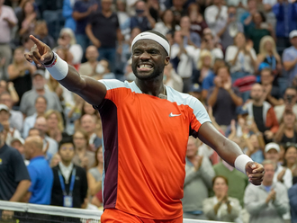 Rodičia utekali pred vojnou, on hral tenis, aby študoval. Teraz môže vyhrať US Open