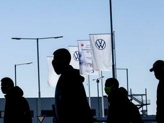 Prídeme o MEGA ZAMESTNÁVATEĽA? Volkswagen zvažuje presun výroby zo Slovenska