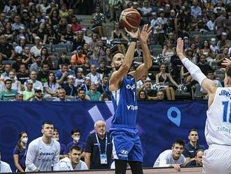 Promarněná šance na postup. Basketbalisté podlehli Finsku, hrál i Satoranský