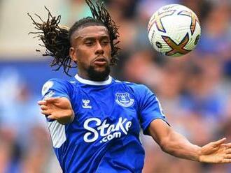 Alex Iwobi: Everton midfielder says 'I no longer listen to criticism'