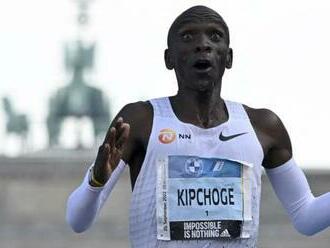 Eliud Kipchoge breaks his own marathon world record in Berlin