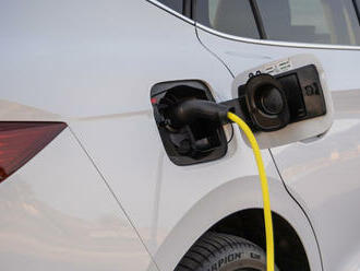 Časy levného dobíjení elektromobilů v EU skončily, už i Němci zažívají kruté vystřízlivění