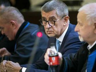 Začal sa súd v kauze Čapí hnízdo, Babiš hovorí o politickom procese