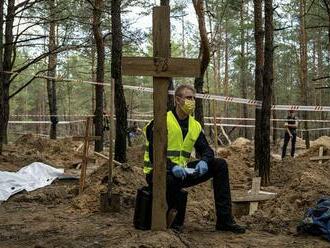 Kremeľ poprel, že jeho armáda páchala vojnové zločiny pri Iziume