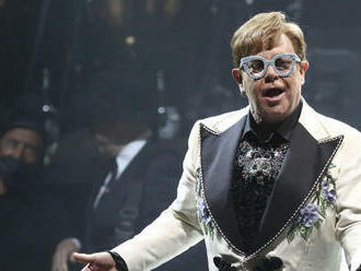 Elton John zahrá Bidenovi. Slávny spevák vystúpi v Bielom dome