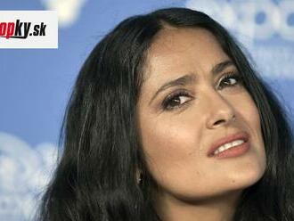 Nádherná Salma Hayek   v plavkách: Ploché brucho, nadupaný dekolt!