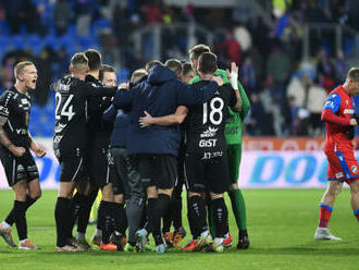 Plzeň překvapivě podlehla Hradci a může přijít o vedení, Sparta remizovala v Olomouci