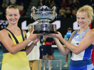 Krejčíková se Siniakovou obhájily triumf na Australian Open