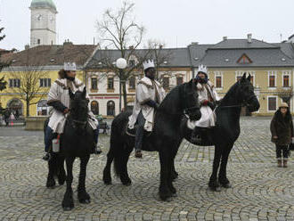 Svátkem Tří králů končí Vánoce, konají se průvody i bohoslužby