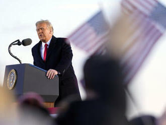 Trump čelí dalšímu soudnímu sporu, nyní kvůli úmrtí policisty