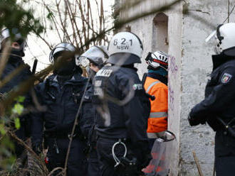 Německá policie téměř dokončila vyklízení v Lützerathu, začala demolice