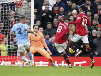 Manchester United zdolal v městském derby po obratu rivala City