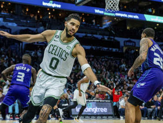 Boston si upevnil vedení v NBA výhrou v Charlotte