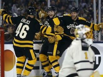 Krejčí přispěl asistencí k výhře Bostonu ve Winter Classic nad Penguins