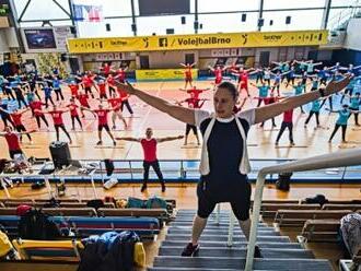 Sokolové v Brně nacvičují skladbu pro Světovou gymnaestrádu. Zacvičí ji 500 lidí