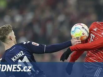 Fotbalisté Bayernu ztratili podruhé za sebou, doma s Kolínem jen remizovali