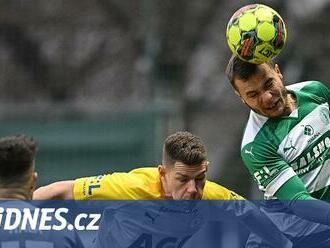 Fotbal v lednu? Šílenost, fanoušci jsou hrdinové, smekl kouč Bohemians