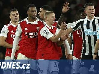 Arsenal spílá sudímu. Skandální, měli jsme kopat dvě penalty, lamentuje kouč